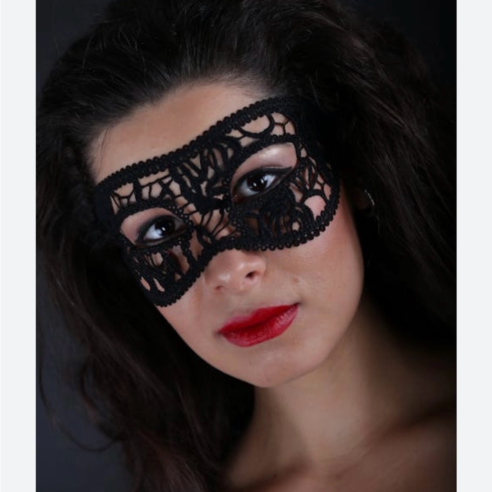 Elegant Black Lace Eye Mask